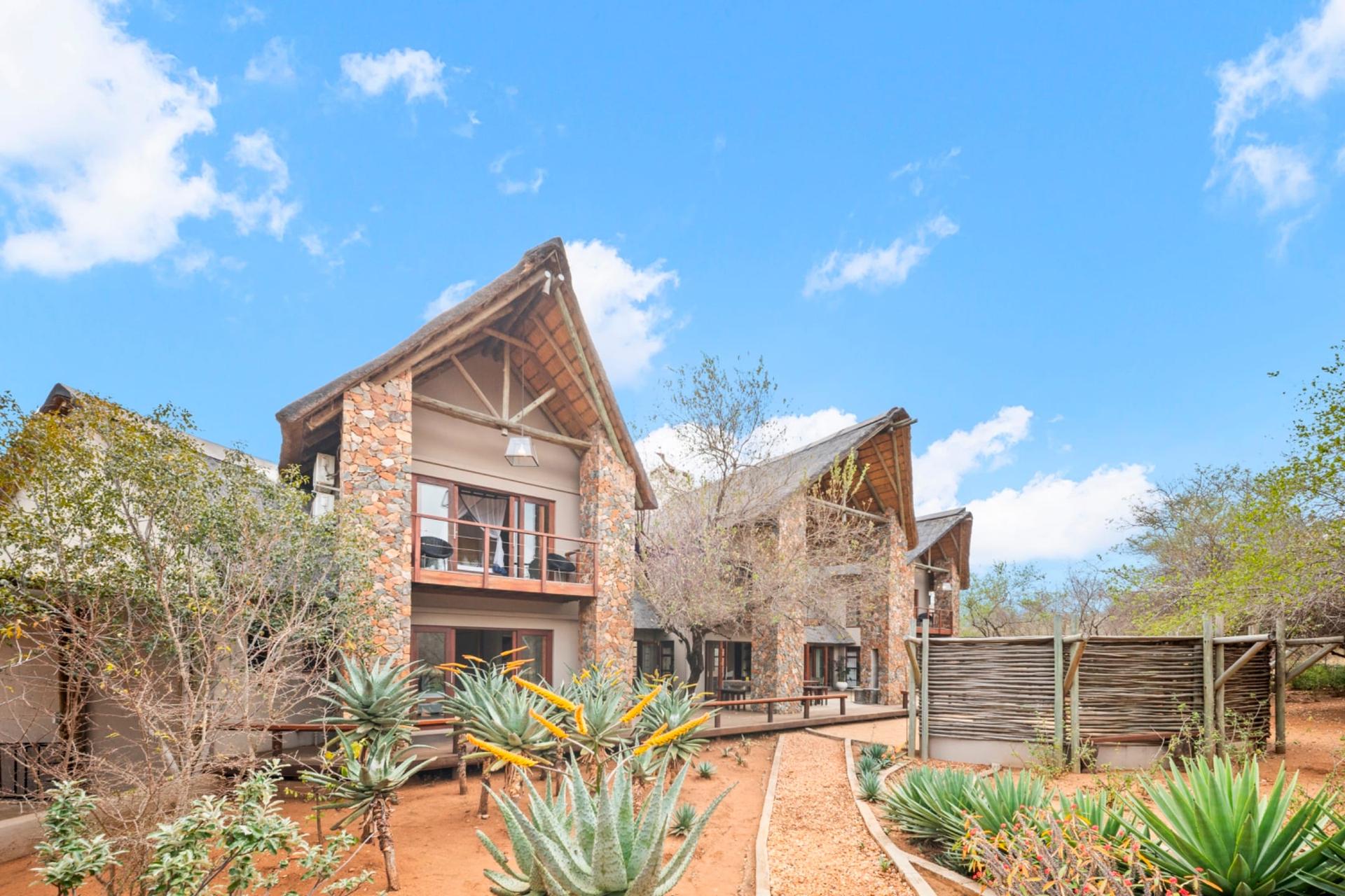 A Private Bushveld Lodge with Endless Potential — photograph 2