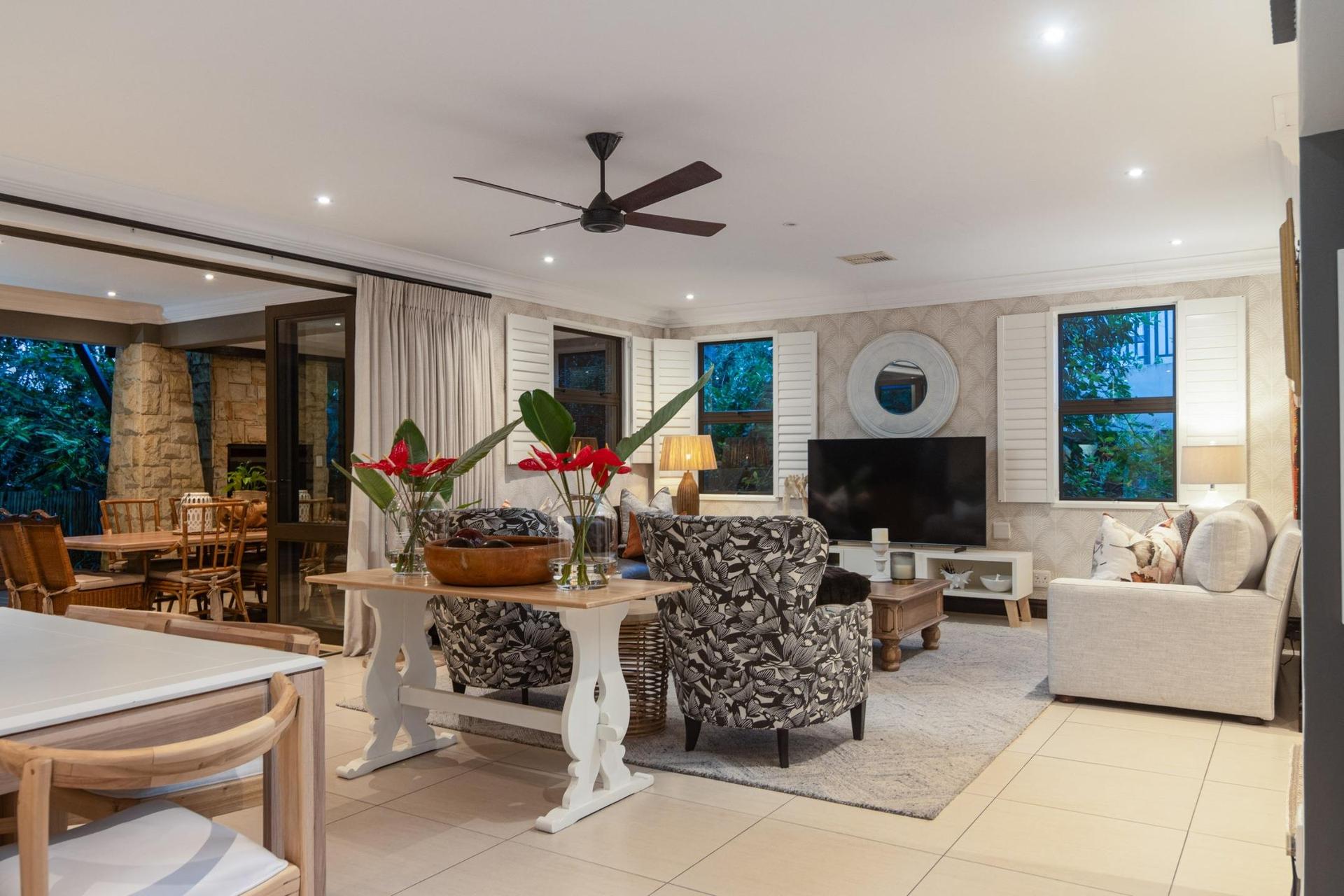 Private Estate Retreat Designed for Effortless Living — photograph 3