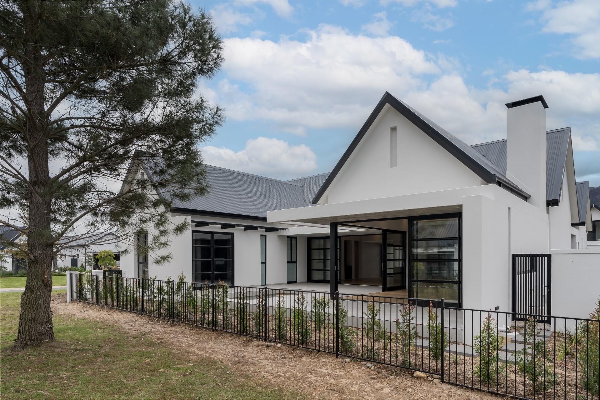 Louis Phillips-Designed Contemporary Masterpiece — photograph 2