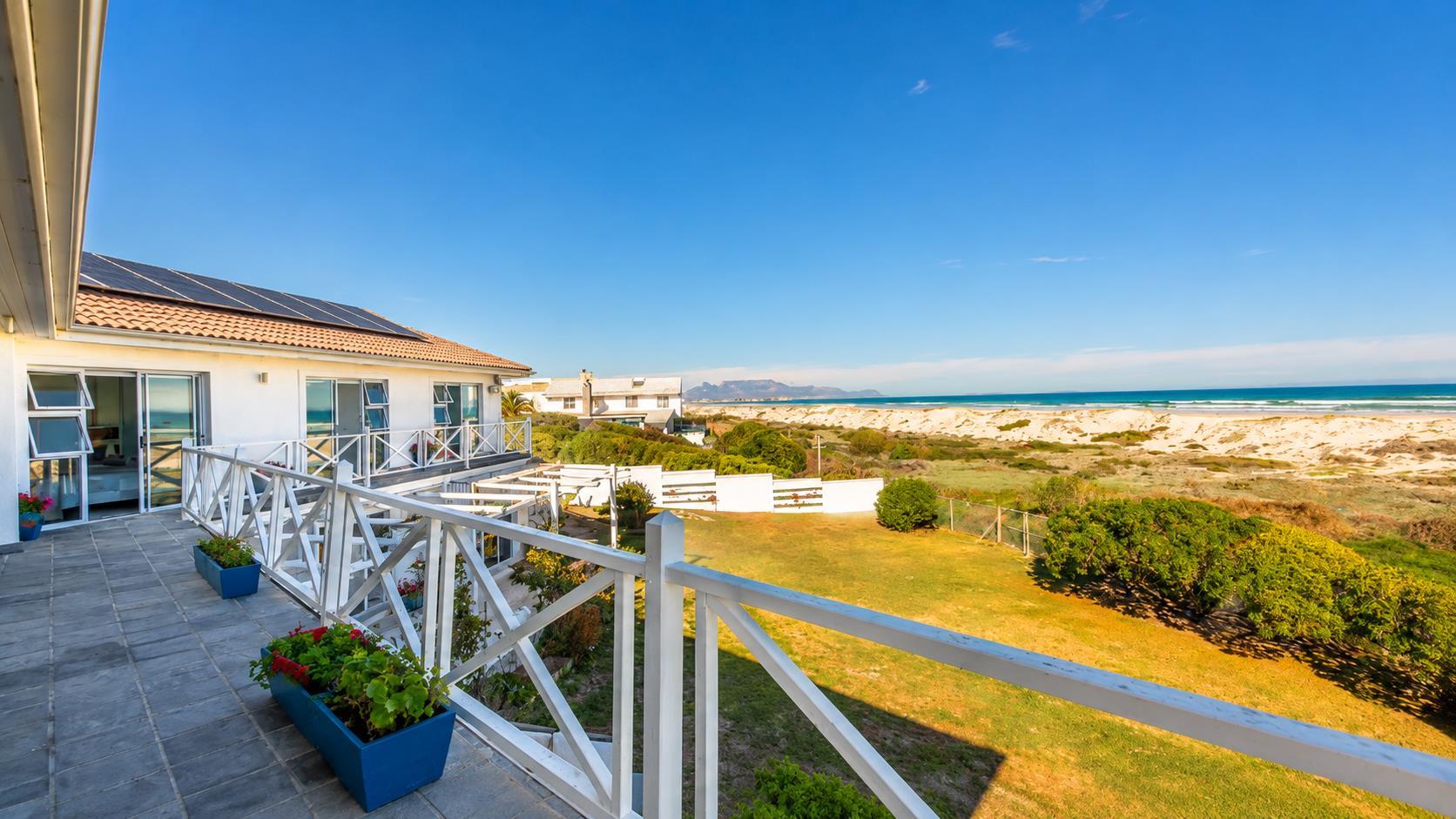 7 Bedroom House For Sale in Van Riebeeckstrand — photograph 2