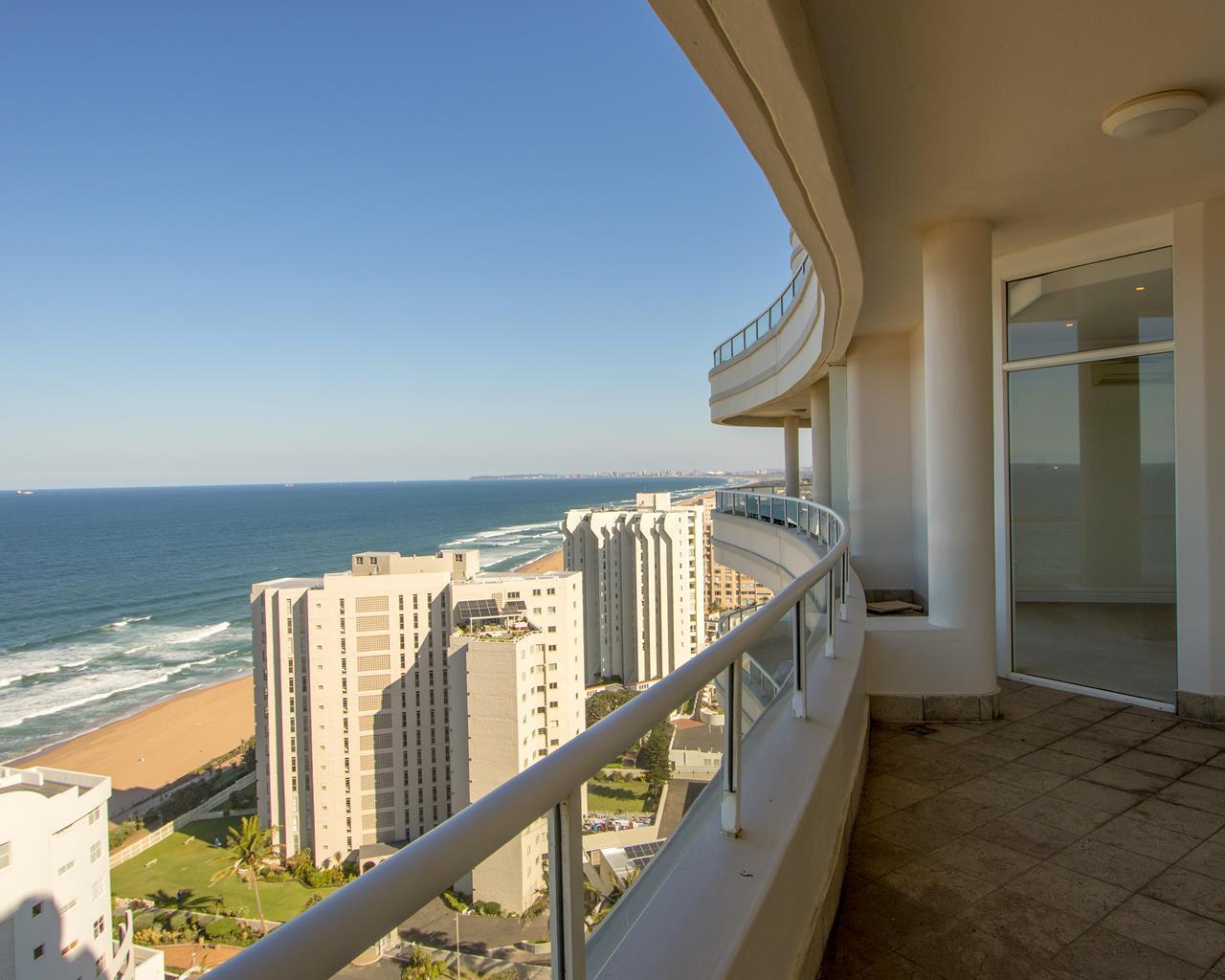 The Golden Ticket to Coastal Living at Its Finest! — photograph 2