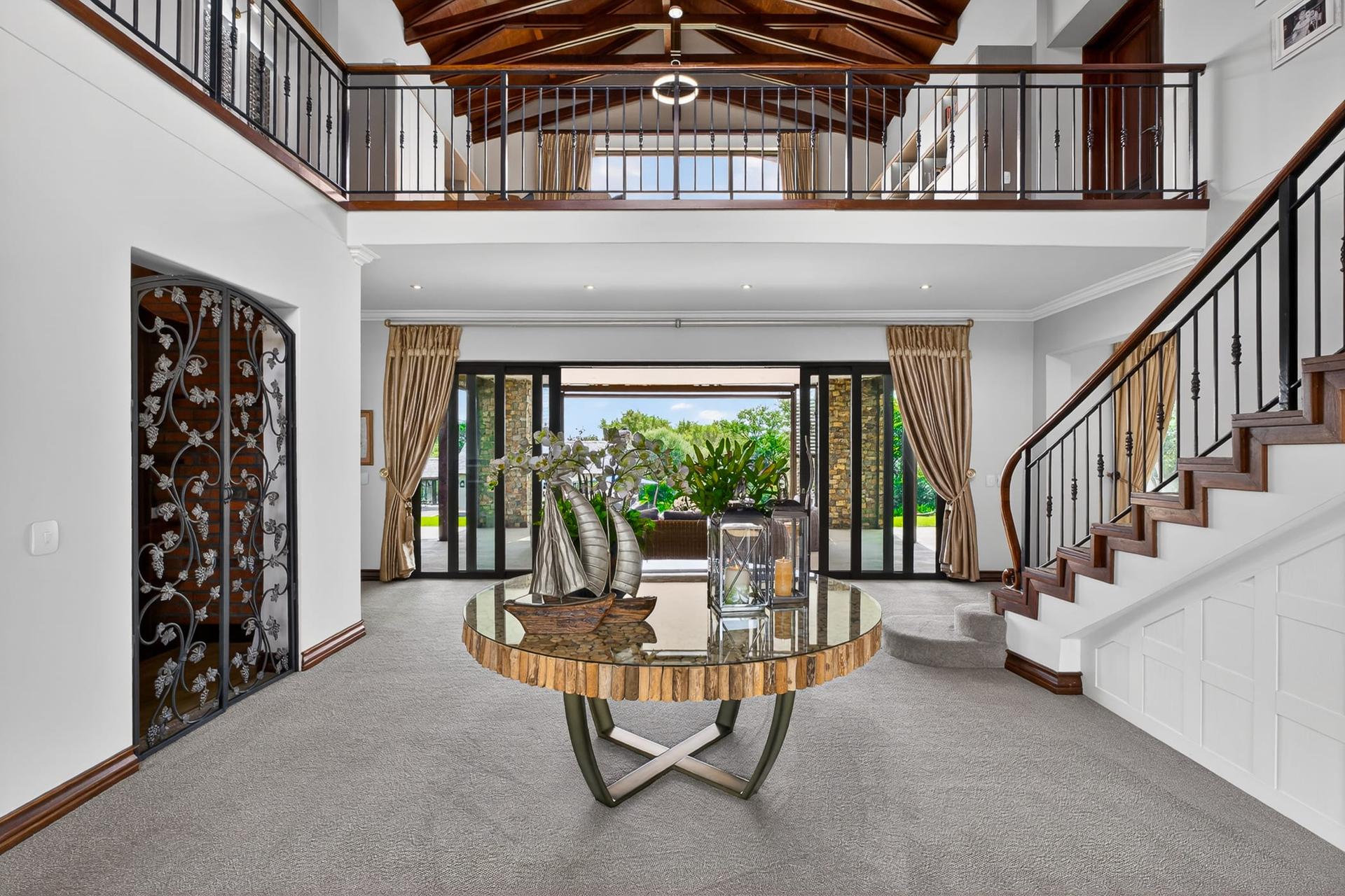Resort-Style Entertainer’s Residence with Guest Cottage — photograph 3