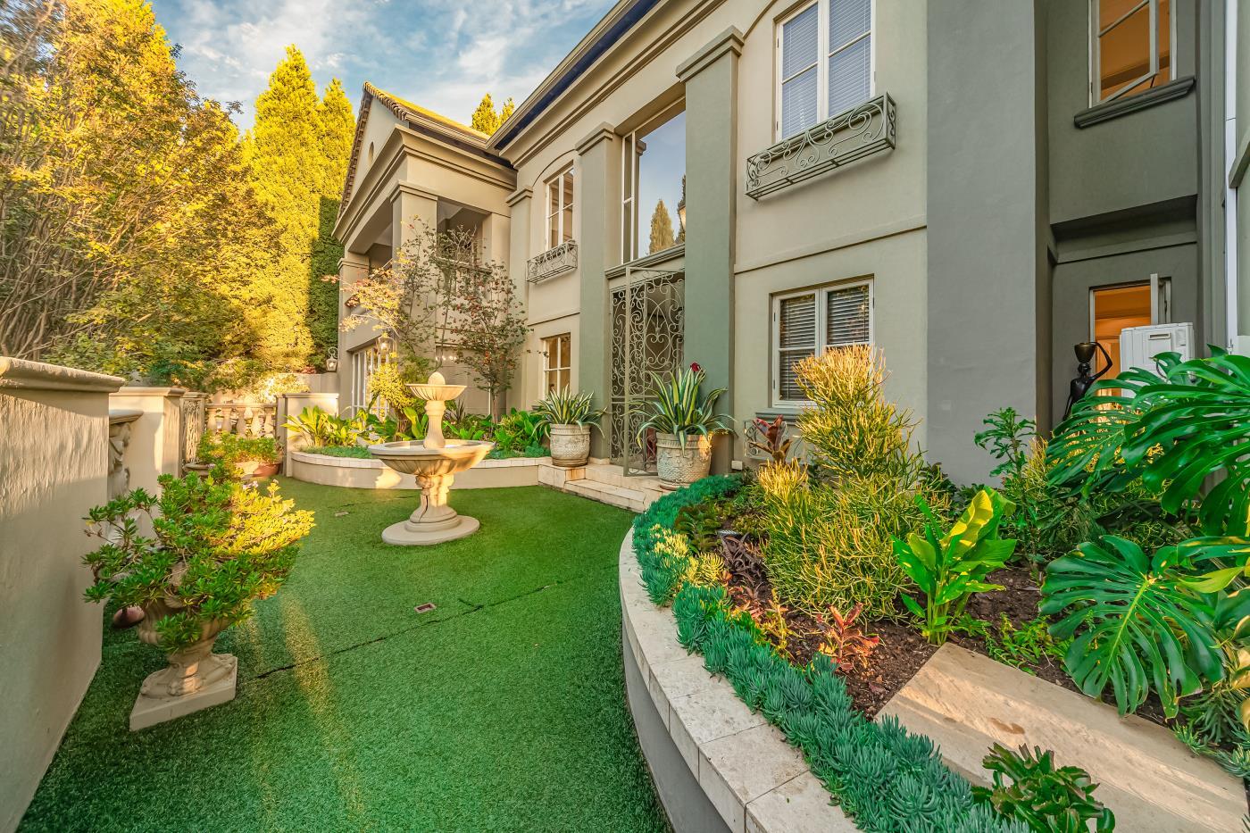 Luxury French Chateau Cluster Residence — photograph 3