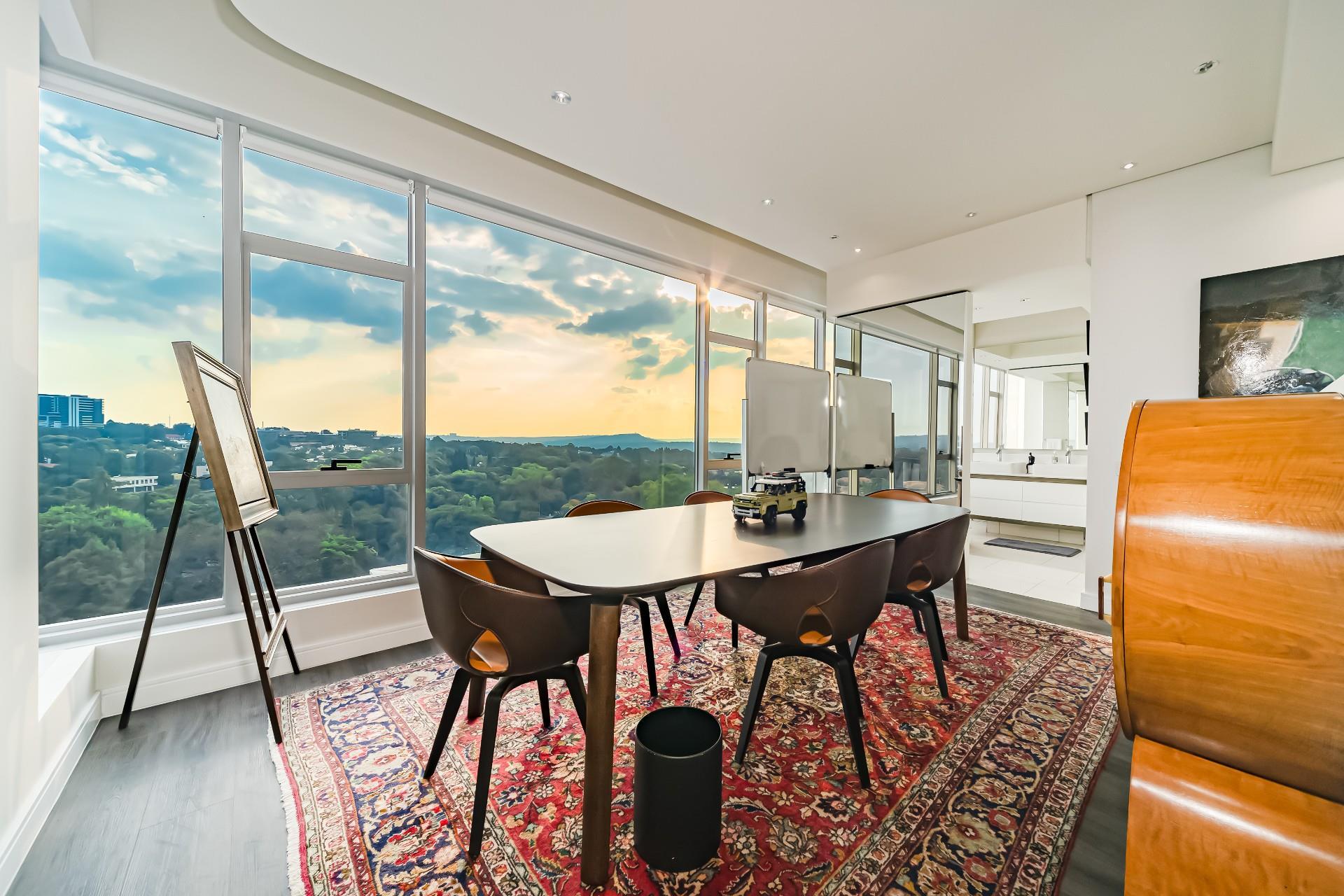 Luxury Penthouse, Rare Escape — photograph 3