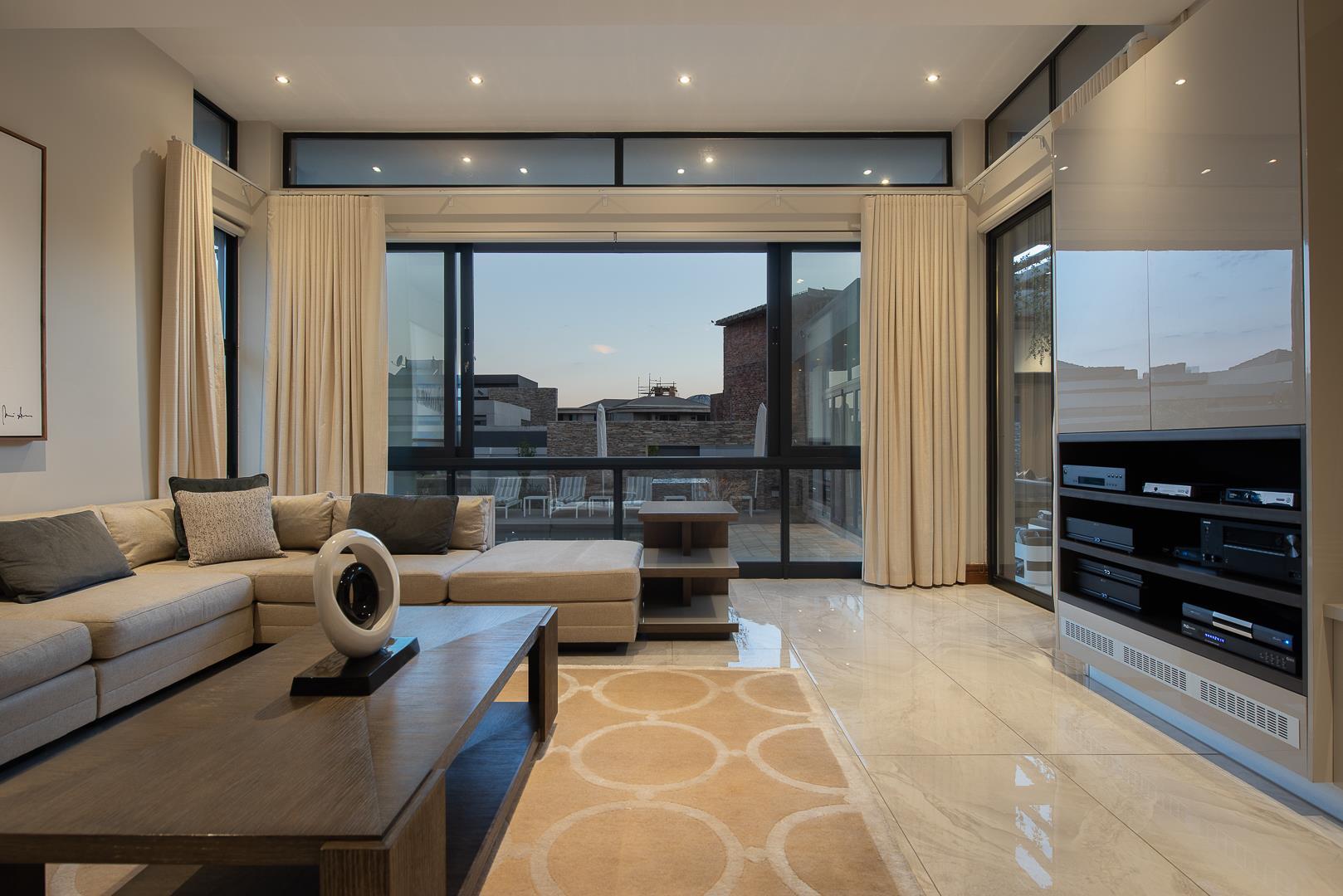 An entertainers dream in Gauteng — photograph 3