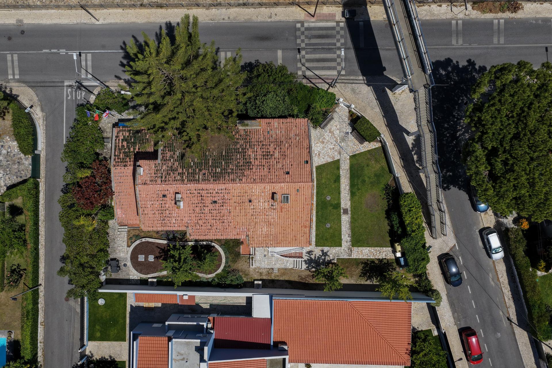 House in Cascais (94090) — photograph 5