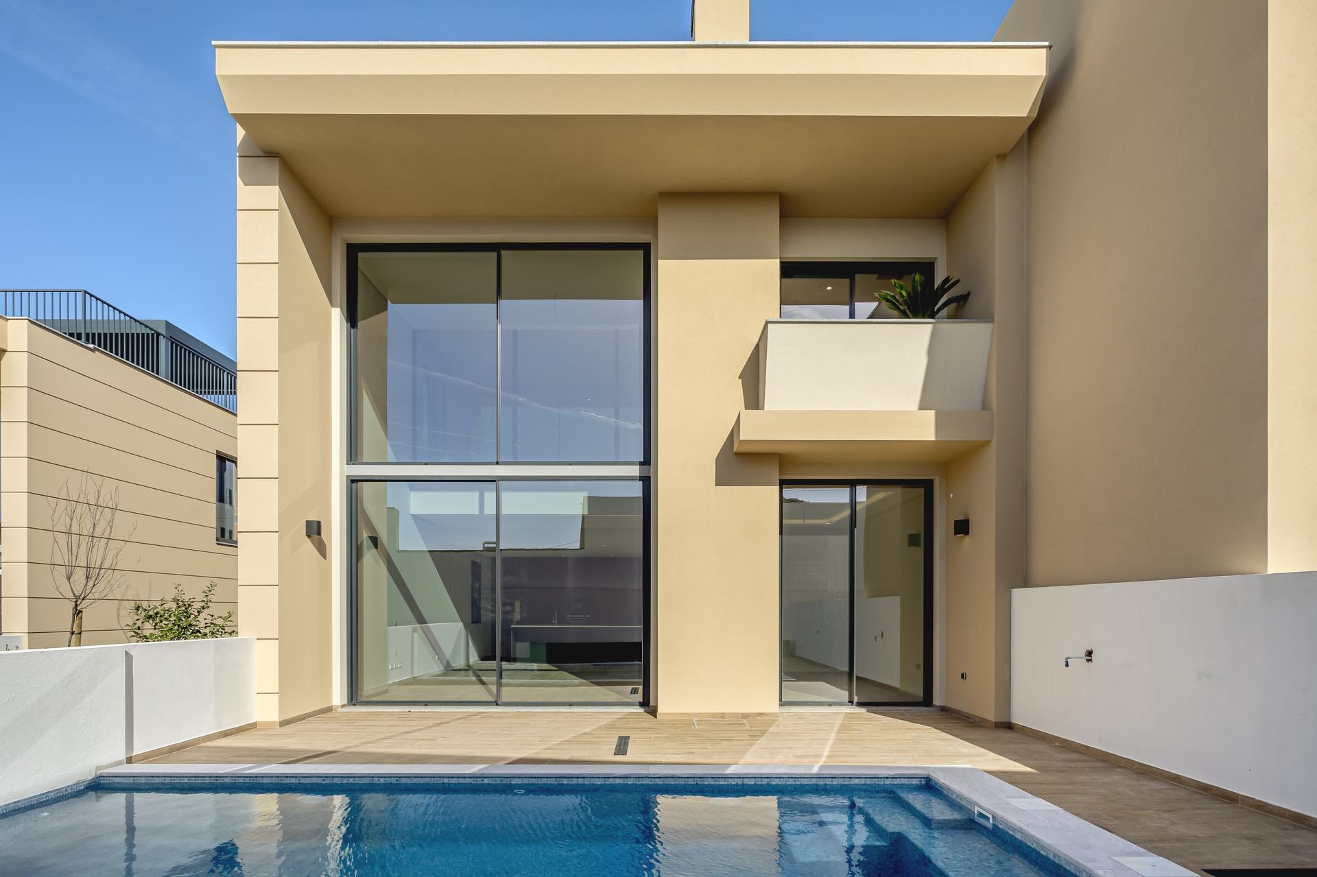 Murches Residence — photograph 2