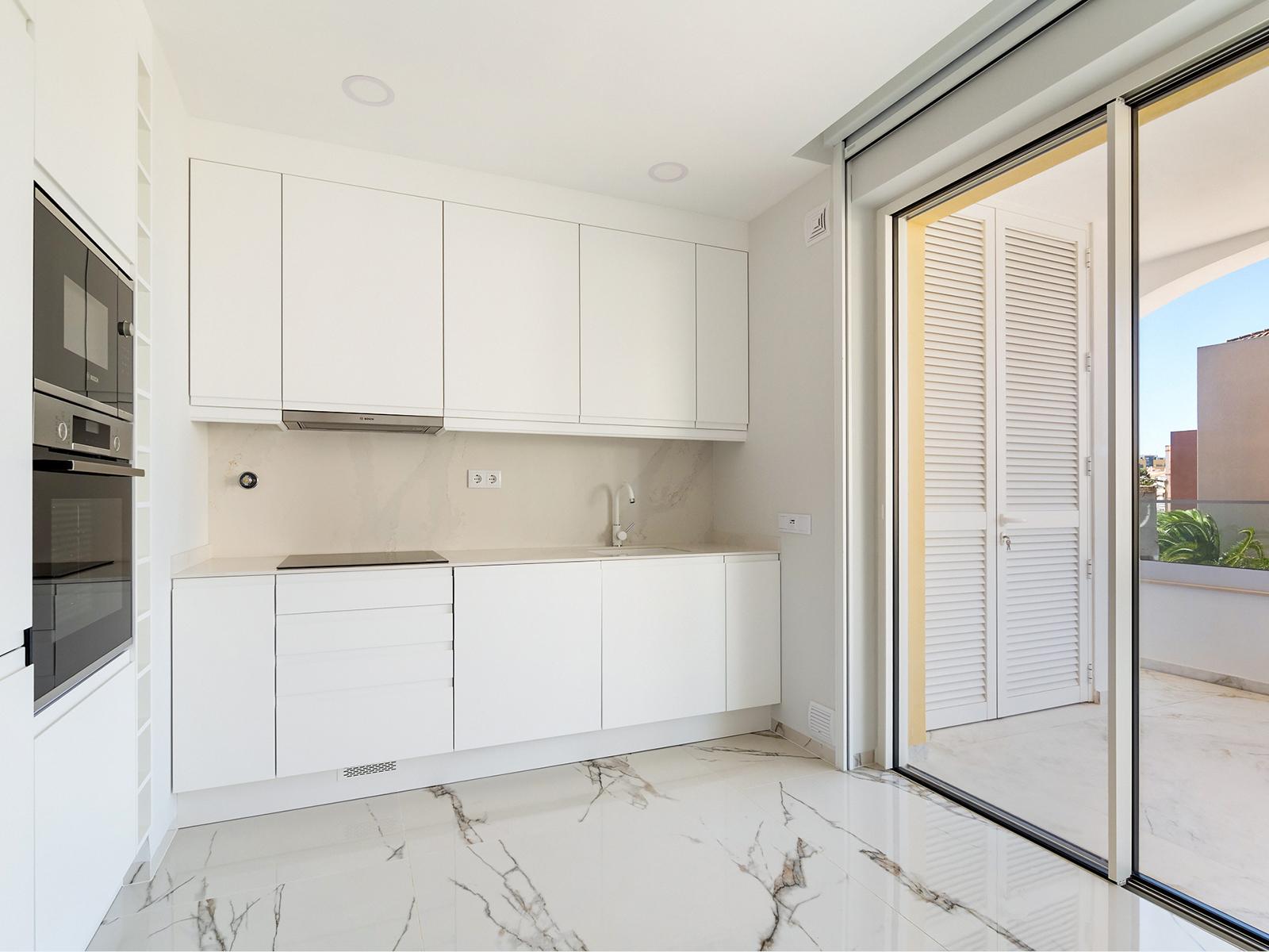 Palm Residence — photograph 3