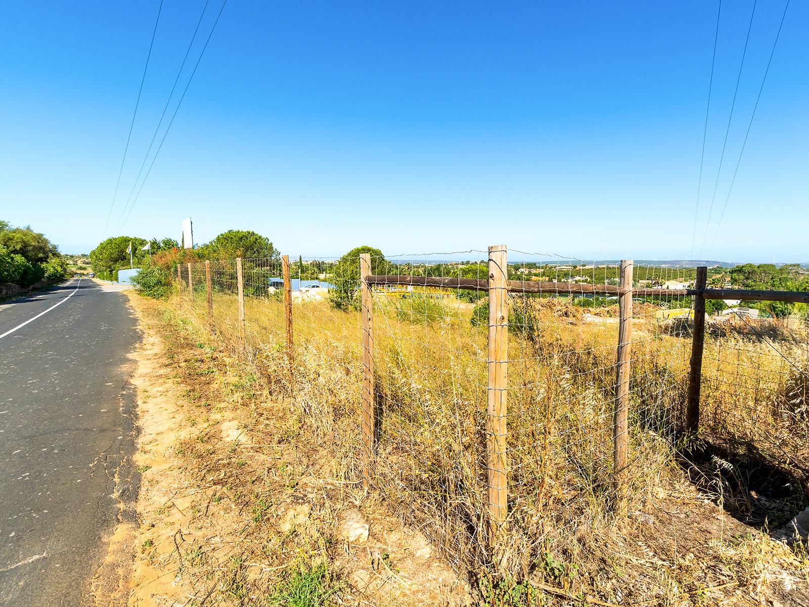 Land in Lagos (97677) — photograph 5