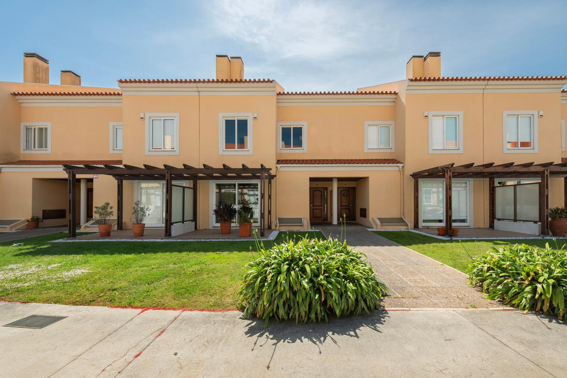 House in Vila Nova de Gaia (97930) — photograph 2