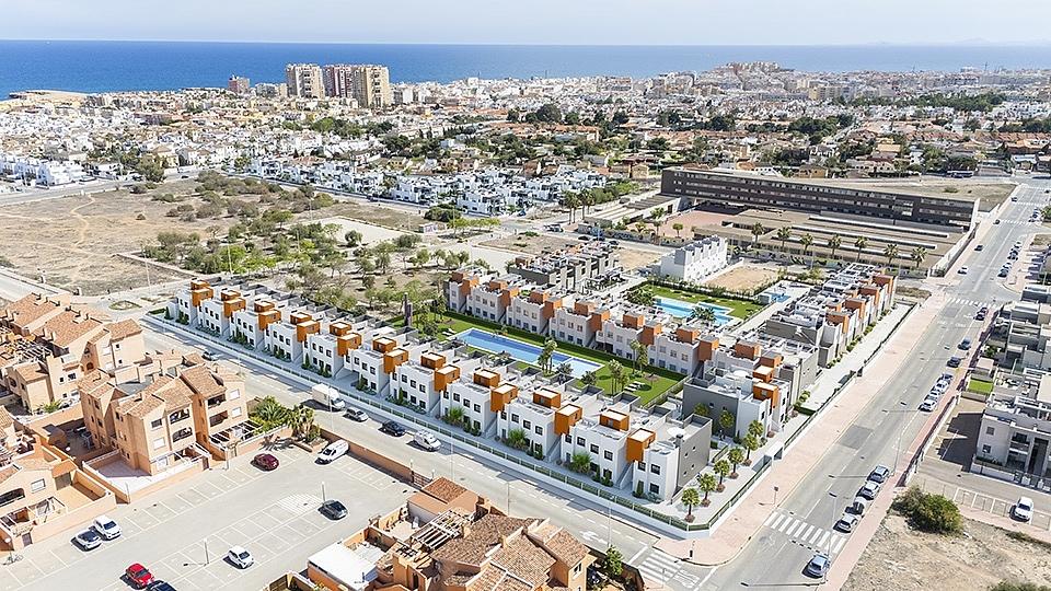 Apartments in Torrevieja Centro, Torrevieja — photograph 4