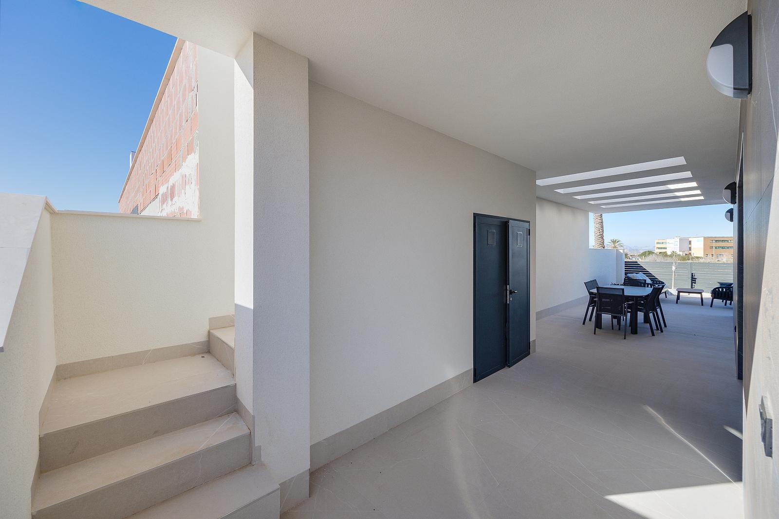 Apartments in Torrevieja Centro, Torrevieja — photograph 4