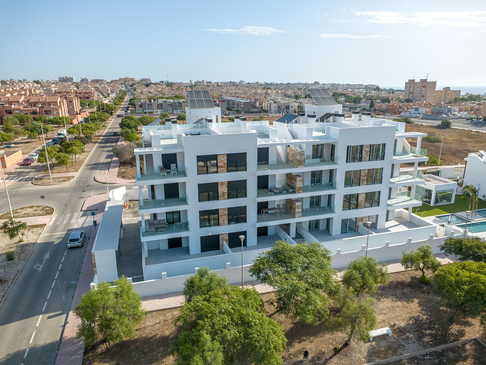 Apartments in Torrevieja Centro, Torrevieja — photograph 2