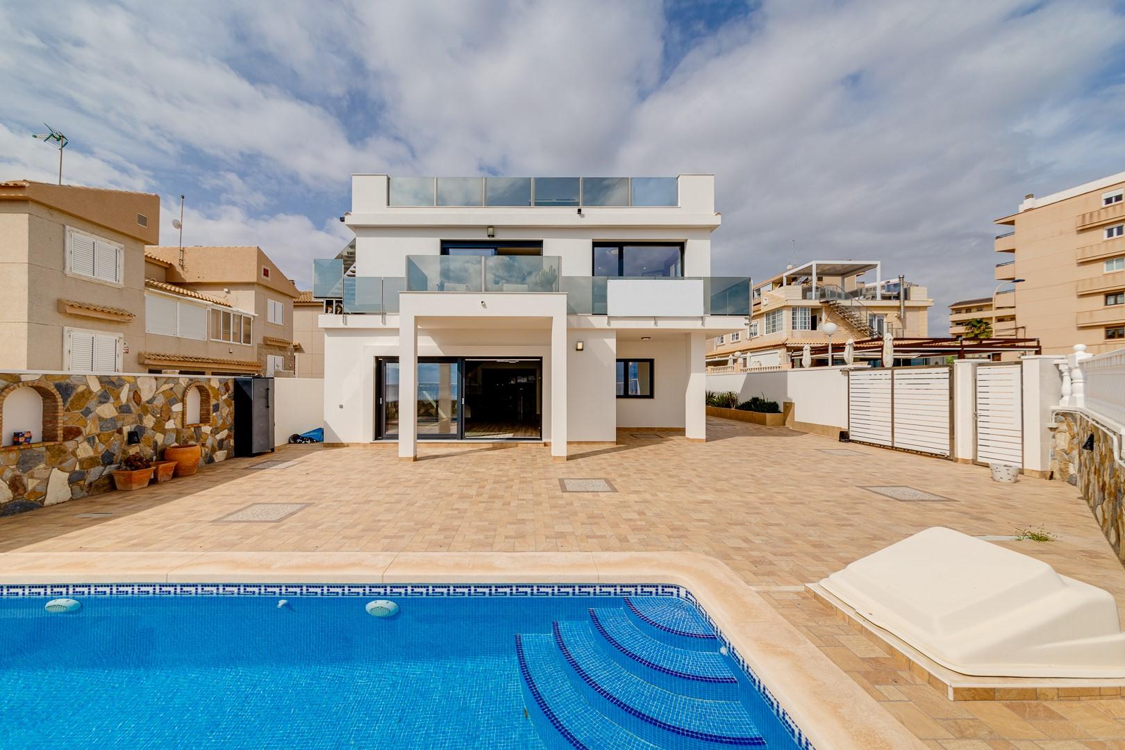 Apartments in Cala del Moro, Torrevieja — photograph 2