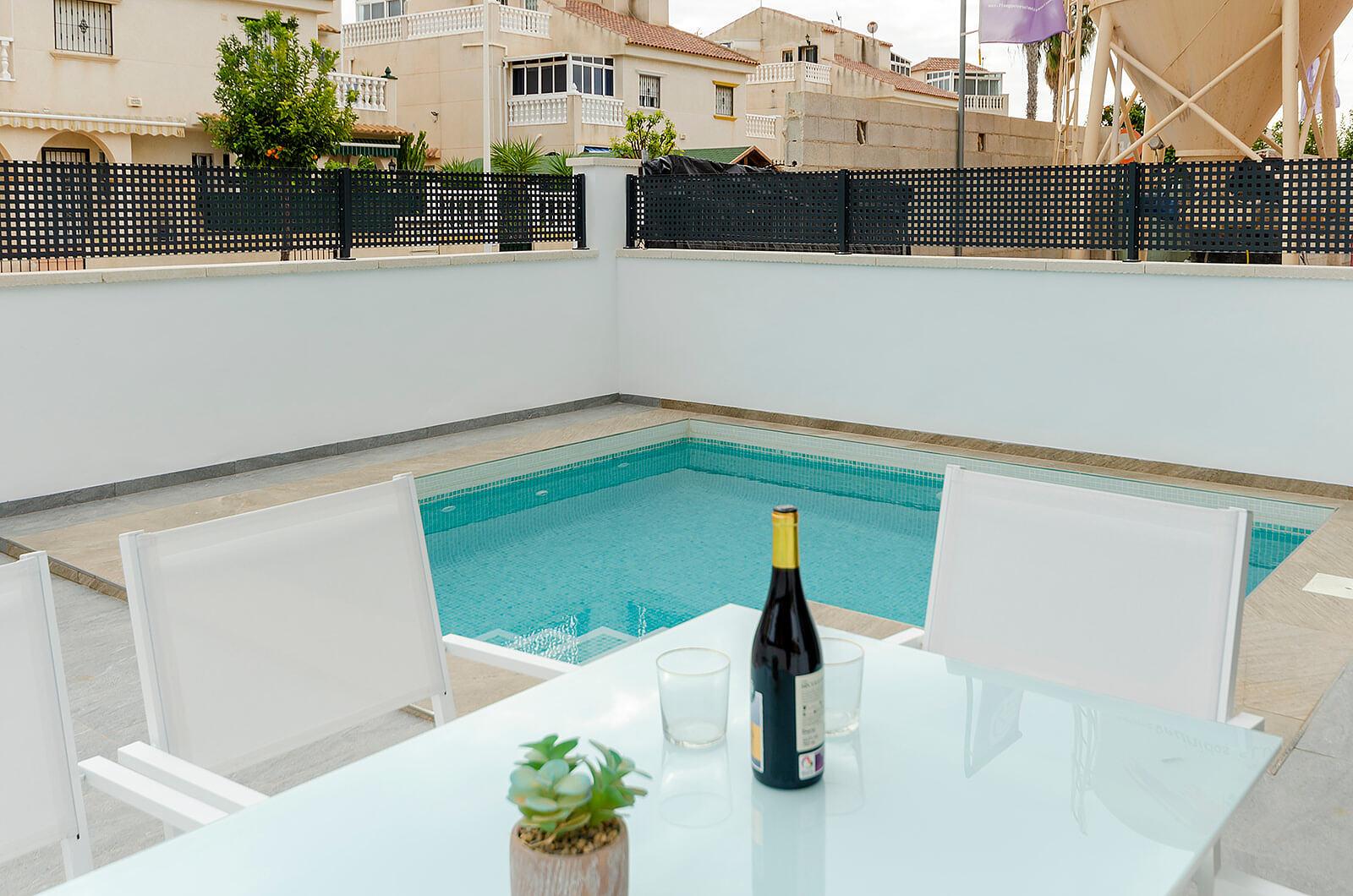 Apartments in Torrevieja Centro, Torrevieja — photograph 4