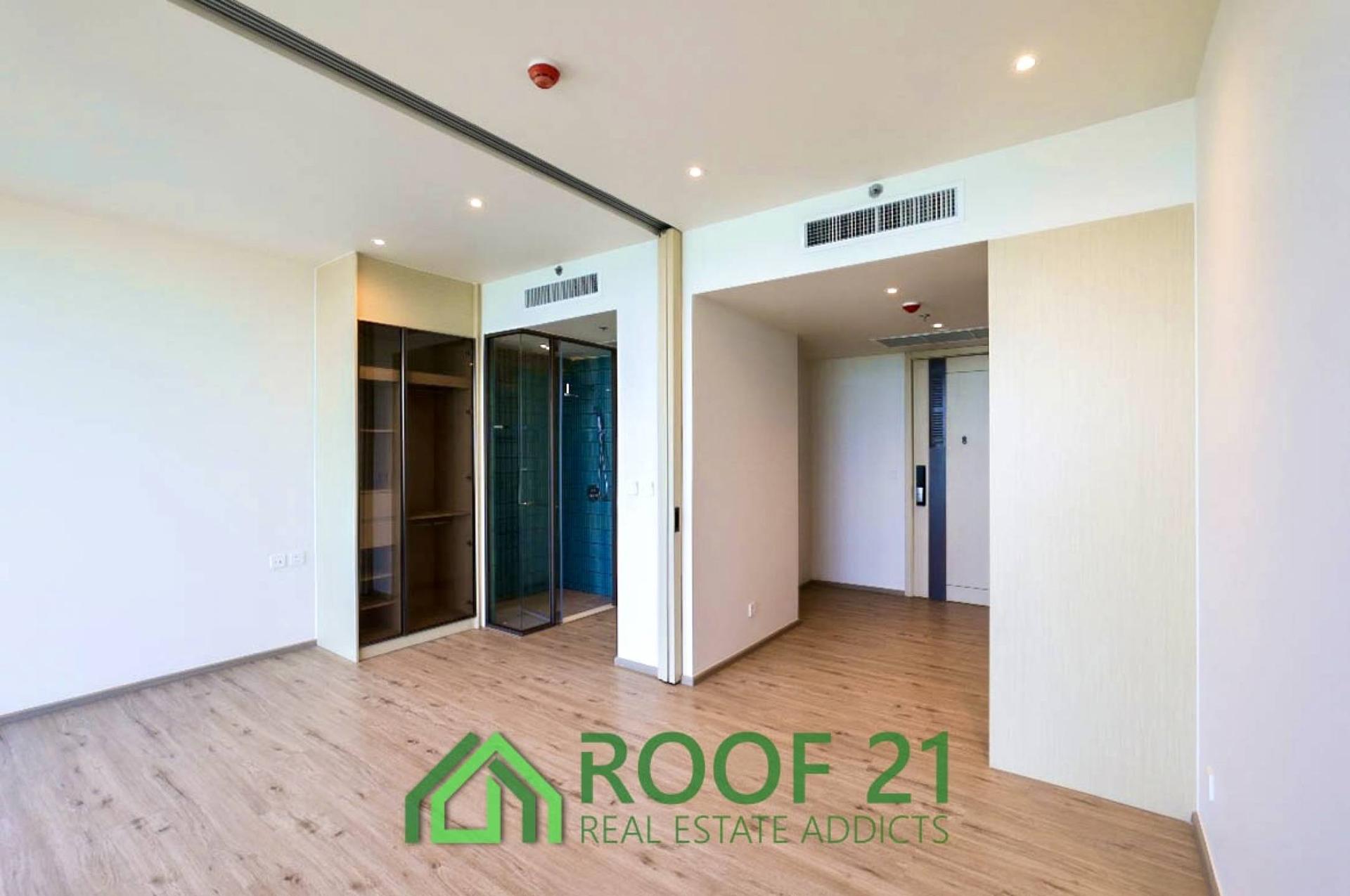 Arom Wongamat — photograph 5
