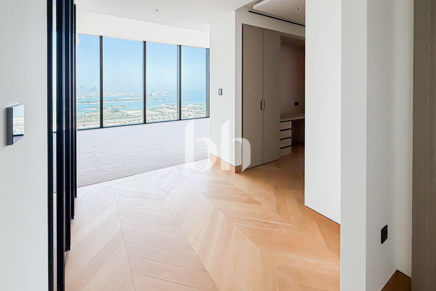 The S Tower — photograph 3